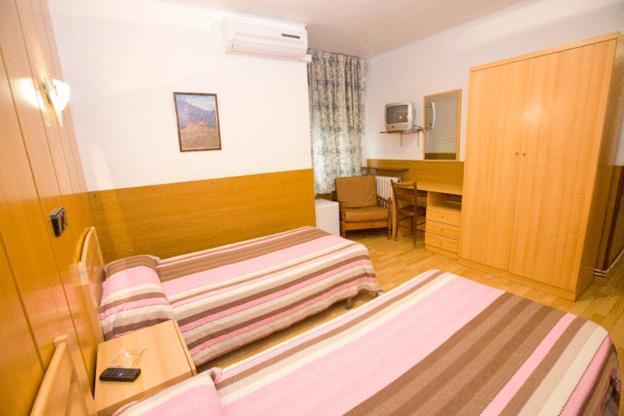 Hostal Lizana Huesca Eksteriør bilde