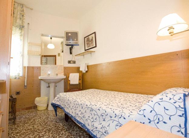 Hostal Lizana Huesca Eksteriør bilde